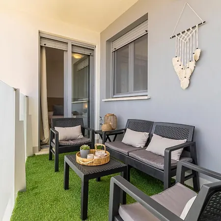 Allo Bonald Piscina - Parking 3 Apartment
